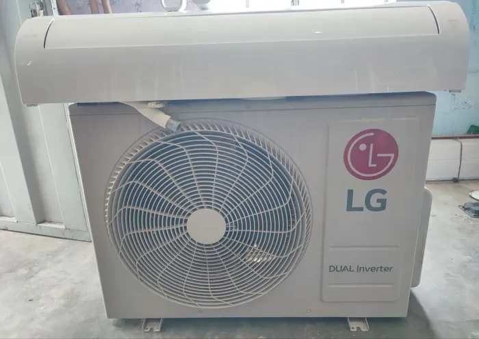  OPORTUNIDADE - AR-CONDICIONADO LG DUAL INVERTER COM COMANDO DE VOZ ?22.000btus