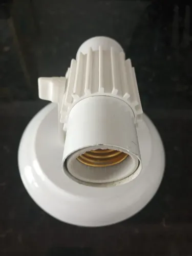 Soquete de lâmpada branco