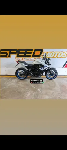 Yamaha Xj6N