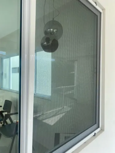 Telas mosquiteiras em perfil de alumínio 