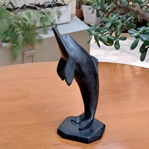 Golfinho em  Pedra Natural Escura - Escultura Decorativa