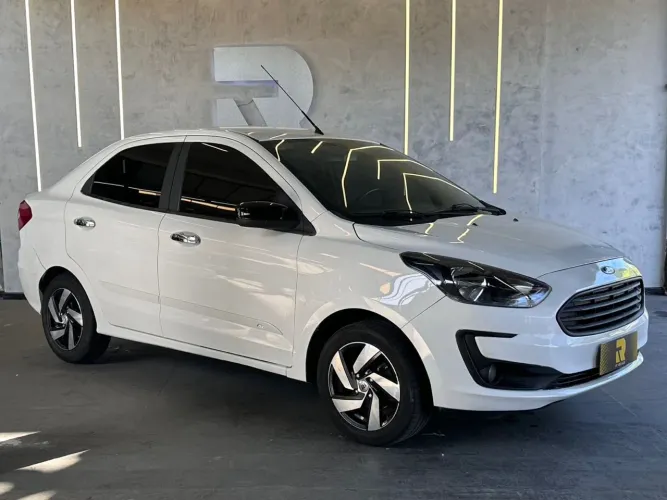 Ka sedan 2021 1.0 branco muito novinho rt Veiculos 