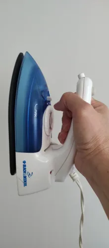 Ferro de Passar Black & Decker - mini - para viagem 
