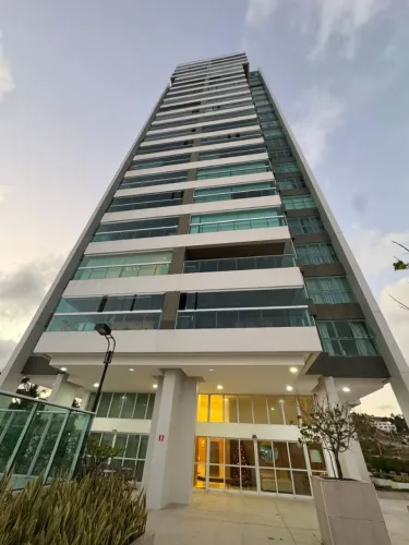 Alugo Apartamento beira mar em Guaxuma.