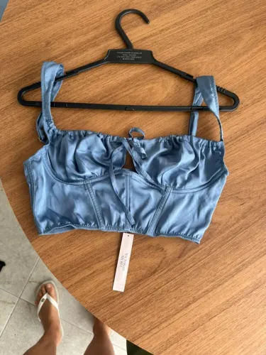 TOP VICTORIA'S SECRET