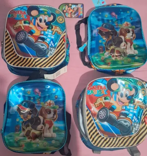 Vendo lote de bolsas 97 peças