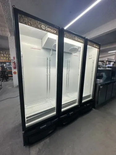 Expositor refrigerado 3 portas 1450l Gelopar  TOOP (Ester)