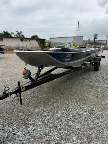 Barco 9hp mercury nunca usado alumínio zero 6 metros
