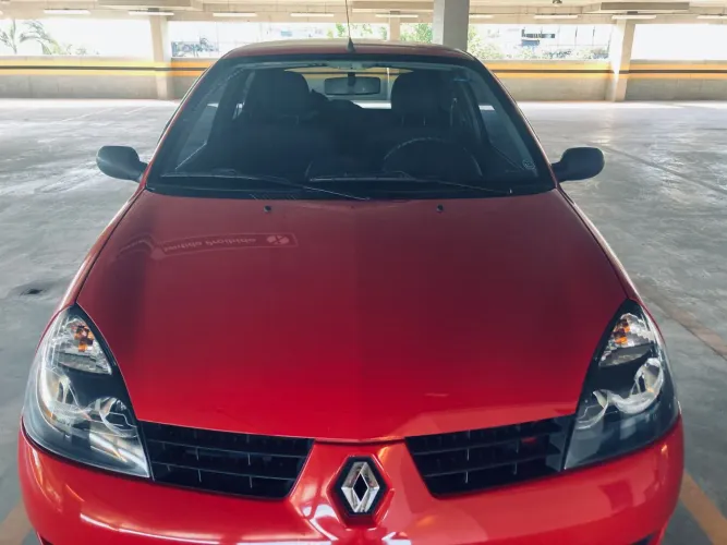 Renault Clio Hi-flex 1.0 16V 3P 2011