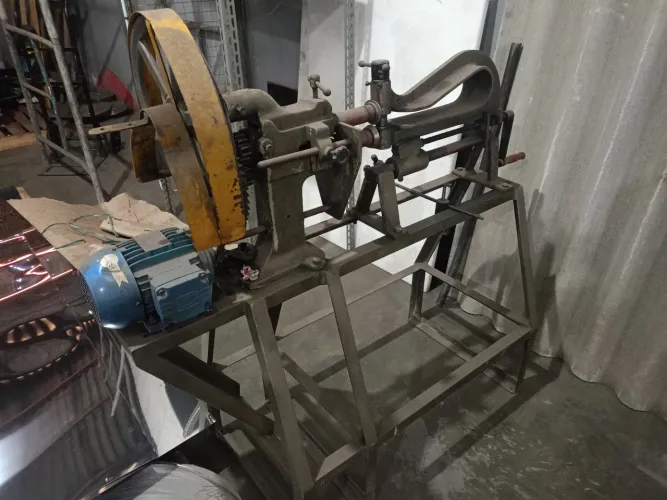 Tesoura rotativa Automática. 2 Funções Frizadeira e Cortadeira 