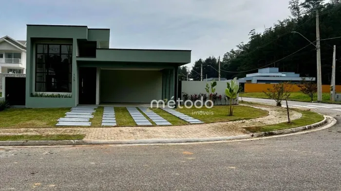 Casa com 3 quartos à venda, 185 m² por R$ 1.600.000 - Condomínio Residencial Terras da Fre