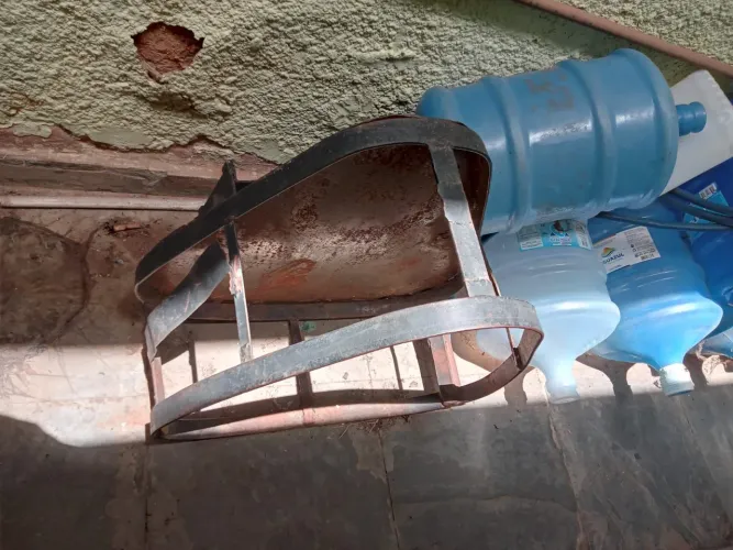 Suporte de gas e água mineral 