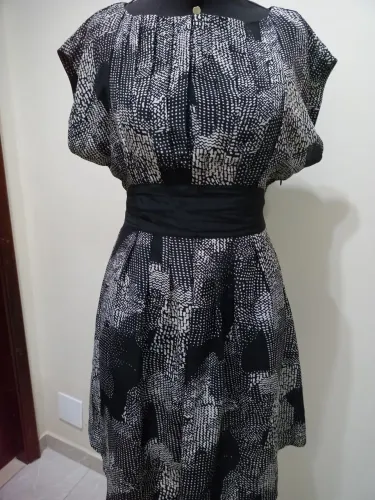 Vestido Preto e Branco com Cinto