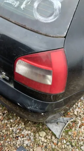 LANTERNA  AUDI A3 DO LADO DIREITO ANO 1998