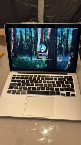 MacBook Pro i5 8g ram 
