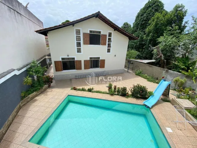 Casa com 4 dormitórios à venda, 187 m² por R$ 1.350.000,00 - Piratininga - Niterói/RJ