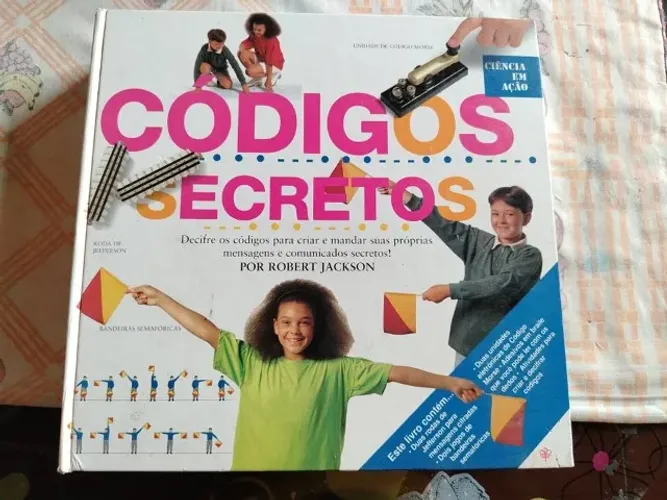 Códigos Secretos - Brinquedo Antigo de Robert Jackson Completo