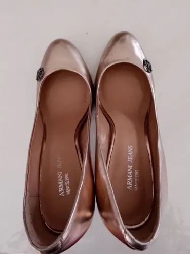 sapato armani jeans cor dourada