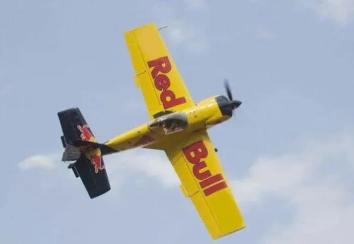 Aeromodelo scala, Zlin importado Z-50 Raro