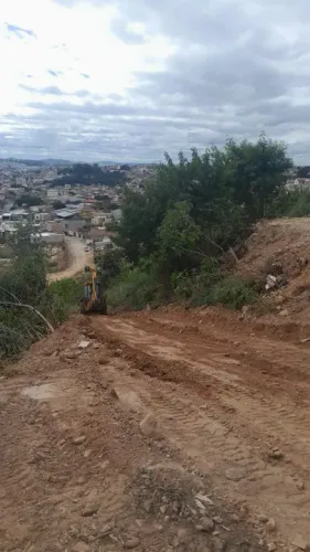 Terraplanagem, Aterro, desaterro, limpeza de lote..
