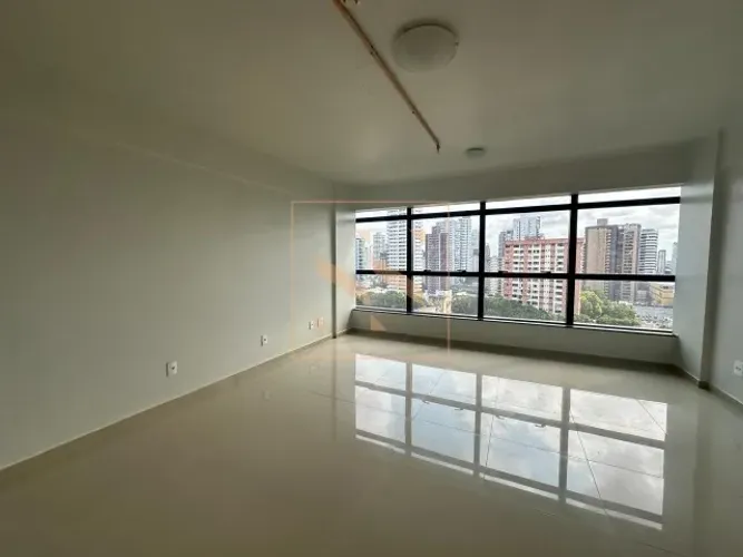 Alugo uma sala comercial no bairro de Nazáre 34,50M²