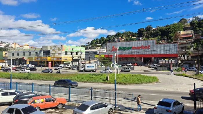 (Fator2571) Loja 33 mts2 no Shopping Via Lagos - Júlia Deberg