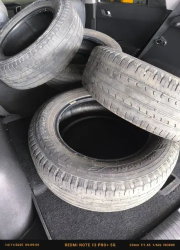 Pneus Aro 16 Goodyear.