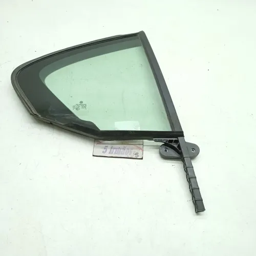 Vidro Fixo Traseiro Direito Vw Passat 2.0 Turbo 2018 2019