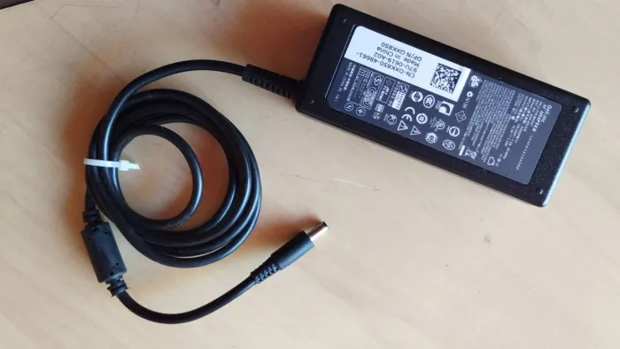 Fonte DELL inspiron 100% original, conector 3.5mm (valor abaixo). 