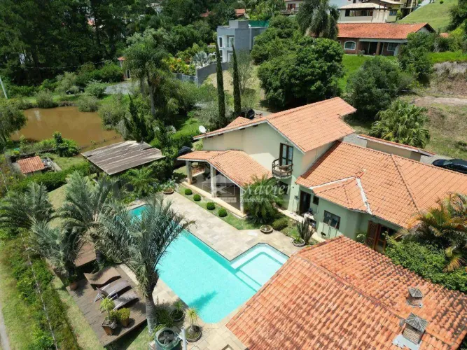 Chácara com 3 dormitórios à venda, 100 m² por R$ 1.800.000,00 - Colinas de Ibiuna - Ibiúna