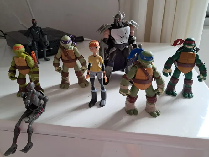 TARTARUGAS NINJAS e personagens originais
