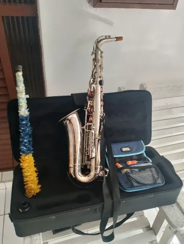 Sax alto pouco usado
