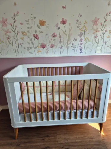 Berço e cômoda Mila marca Reller