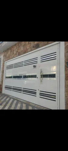 Portão de Garagem Novo de Alumínio