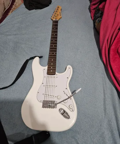 Vendo guitarra e pedal