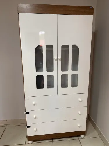 Guarda roupa infantil, bom estado