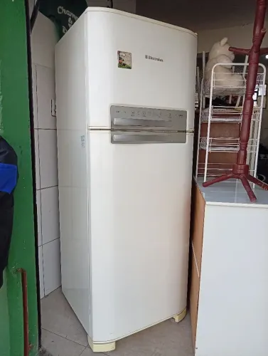 Eletrolux Frost Free Df 47 duplex, faço troca.
