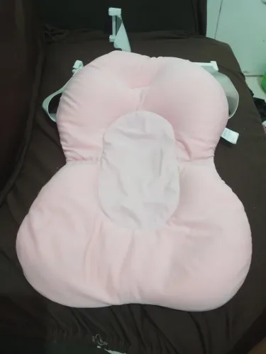Almofada para banho de bebê usada