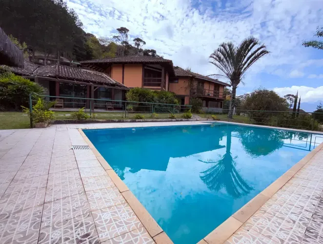Casa em condomínio Araras