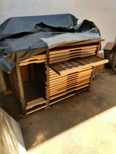 Cavalete tipográfico vazio