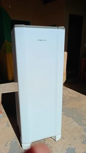 Geladeira Esmatec