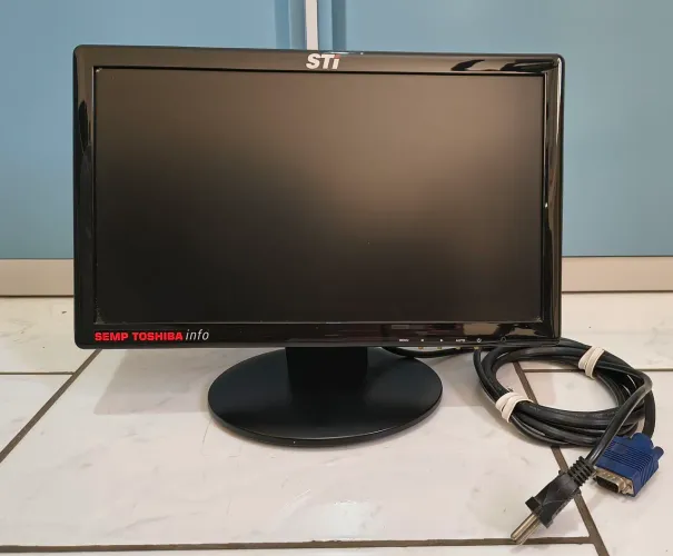 Monitor LCD STi Semp Toshiba MLC1560W Funcionando
