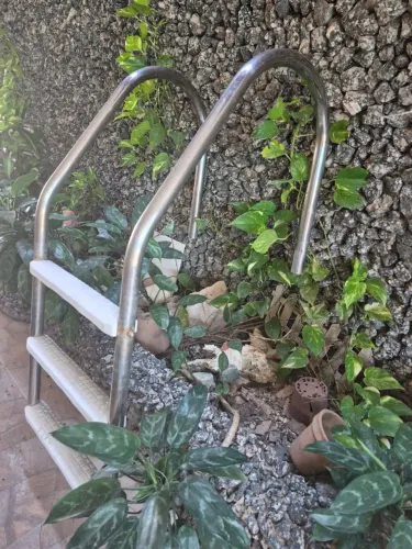 Escada para Piscina Inox 3 Degraus Sodramar - Ótimo Estado
