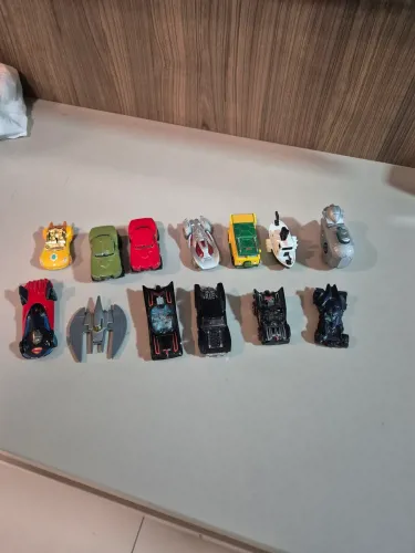 13 carrinhos tematicos do cinema da hot wheels