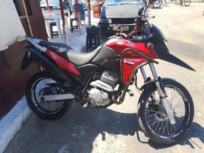 Vendo xre 300 2013