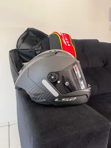 CAPACETE PROFISSIONAL LS2- FIBRA DE CARBONO