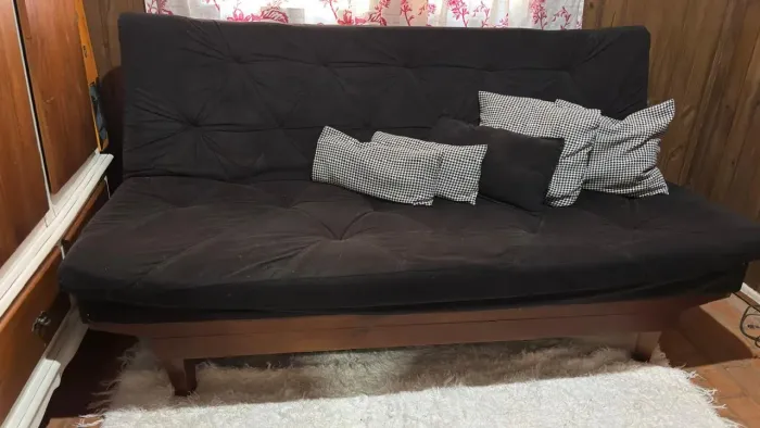 Sova cama em ótimo estado