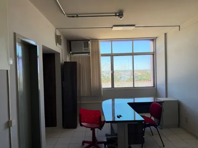 Sala Comercial no Edifício Palácio do Comércio - R$ 78 Mil