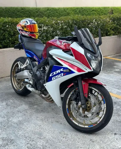 CBR 650f troco por carro