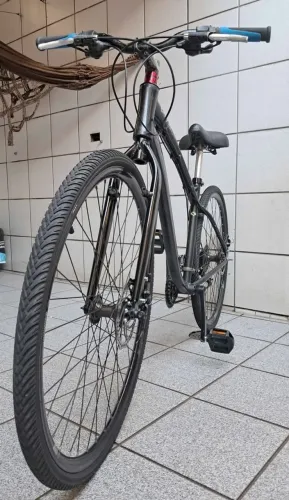 Bicicleta Caloi Easy Rider aro 700 , toda em aluminio com freios a disco, peças Shimano De